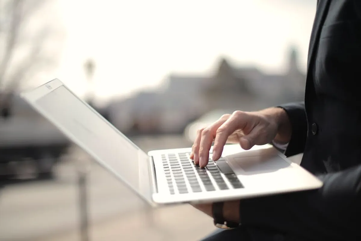 How Authors Can Use Personal Blogs to Grow an Audience