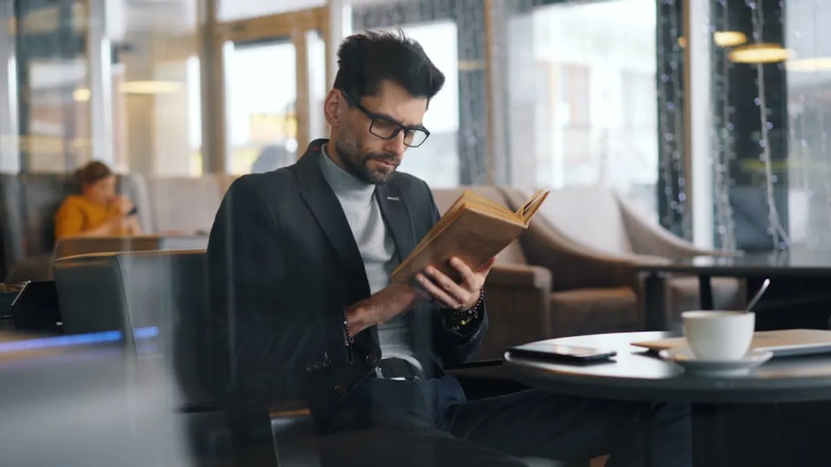 Reader intent around techehla.com: informational, commercial, or navigational?